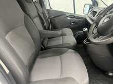 Renault Trafic 2.0 dCi ENERGY 28 Business+ Panel Van 5dr Diesel Manual SWB Standard Roof Euro 6 (s/s) (120 ps) - U2819