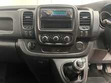 Renault Trafic 2.0 dCi ENERGY 28 Business+ Panel Van 5dr Diesel Manual SWB Standard Roof Euro 6 (s/s) (120 ps) - U2819