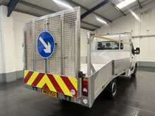 Renault Master 2.3 dCi 35 Business Platform Cab 2dr Diesel Manual FWD MWB Euro 6 (135 ps) - U2822