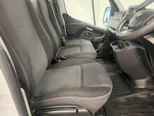 Renault Master 2.3 dCi 35 Business Platform Cab 2dr Diesel Manual FWD MWB Euro 6 (135 ps) - U2822
