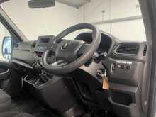 Renault Master 2.3 dCi 35 Business Platform Cab 2dr Diesel Manual FWD MWB Euro 6 (135 ps) - U2822