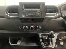 Renault Master 2.3 dCi 35 Business Platform Cab 2dr Diesel Manual FWD MWB Euro 6 (135 ps) - U2822