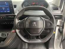 Peugeot Partner 1.5 BlueHDi 1000 Professional Standard Panel Van 5dr Diesel Manual SWB Euro 6 (100 bhp) - U2830