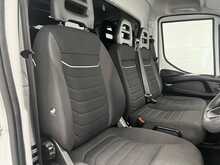 Iveco Daily 2.3D HPI 14V 35S 3000 Curtain side 2dr Diesel Manual SWB Euro 6 (136 ps) - U2839