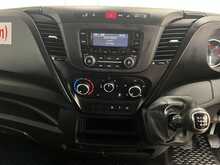 Iveco Daily 2.3D HPI 14V 35S 3000 Curtain side 2dr Diesel Manual SWB Euro 6 (136 ps) - U2839