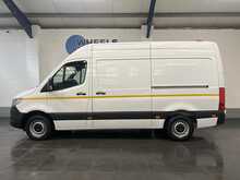 Mercedes-Benz Sprinter 2.0 315 CDI Progressive Panel Van 5dr Diesel Manual RWD L2 H2 Euro 6 (s/s) (150 ps) - U2840