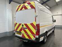 Mercedes-Benz Sprinter 2.0 315 CDI Progressive Panel Van 5dr Diesel Manual RWD L2 H2 Euro 6 (s/s) (150 ps) - U2840