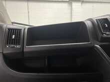 Peugeot Boxer 2.2 BlueHDi 335 Built for Business Low Loader Luton 4dr Diesel Manual L3 Euro 6 (s/s) (165 2.2 4dr - U2844