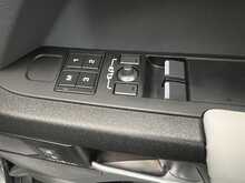 Land Rover Defender 90 5.0 P525 V8 SUV 3dr Petrol Auto 4WD Euro 6 (s/s) (525 ps) - U2845