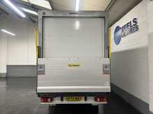 Peugeot Boxer 2.2 BlueHDi 335 Built for Business Luton 3dr Diesel Manual L4 Euro 6 (s/s) (140 ps) - U2870