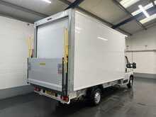 Peugeot Boxer 2.2 BlueHDi 335 Built for Business Luton 3dr Diesel Manual L4 Euro 6 (s/s) (140 ps) - U2870