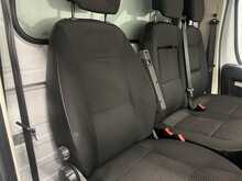Peugeot Boxer 2.2 BlueHDi 335 Built for Business Luton 3dr Diesel Manual L4 Euro 6 (s/s) (140 ps) - U2870
