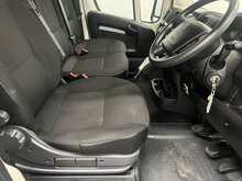 Peugeot Boxer 2.2 BlueHDi 335 Built for Business Luton 3dr Diesel Manual L4 Euro 6 (s/s) (140 ps) - U2870