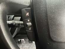 Peugeot Boxer 2.2 BlueHDi 335 Built for Business Luton 3dr Diesel Manual L4 Euro 6 (s/s) (140 ps) - U2870