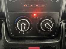 Peugeot Boxer 2.2 BlueHDi 335 Built for Business Luton 3dr Diesel Manual L4 Euro 6 (s/s) (140 ps) - U2870