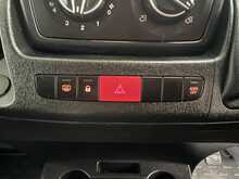 Peugeot Boxer 2.2 BlueHDi 335 Built for Business Luton 3dr Diesel Manual L4 Euro 6 (s/s) (140 ps) - U2870