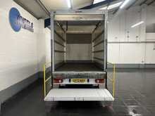 Peugeot Boxer 2.2 BlueHDi 335 Built for Business Luton 3dr Diesel Manual L4 Euro 6 (s/s) (140 ps) - U2870