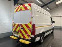 Mercedes-Benz Sprinter 2.0 315 CDI Progressive Panel Van 5dr Diesel Manual RWD L2 H2 Euro 6 (s/s) (150 ps) - U2883