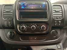 Renault Trafic 2.0 dCi ENERGY 28 Business+ Panel Van 5dr Diesel Manual SWB Standard Roof Euro 6 (s/s) (120 ps) - U2915