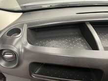 Renault Trafic 2.0 dCi ENERGY 28 Business+ Panel Van 5dr Diesel Manual SWB Standard Roof Euro 6 (s/s) (120 ps) - U2915