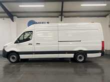 Mercedes-Benz Sprinter 2.0 315 CDI Progressive Panel Van 5dr Diesel Manual RWD L3 H2 Euro 6 (s/s) (150 ps) - U2966