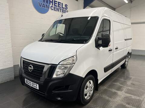 Nissan Interstar Interstar 2.3 dCi 35 Acenta FWD L3 H2 Euro 6 4dr