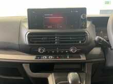 Vauxhall Vivaro 2.0 Turbo D Prime Crew Van Double Cab 6dr Diesel Manual SWB Euro 6 (145 ps) - U2990