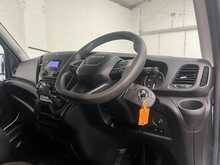 Iveco Daily 2.3D HPI 14V 35C 3750 Tipper Double Cab 4dr Diesel Manual L3 Euro 6 (s/s) (DRW) (136 ps) - U2993