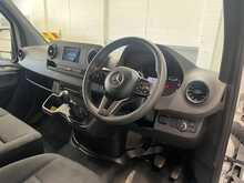 Mercedes-Benz Sprinter 2.0 317 CDI Progressive Fridge Van 5dr Diesel Manual RWD L2 H2 Euro 6 (s/s) (170 ps) - U3004