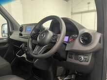 Mercedes-Benz Sprinter 2.0 315 CDI Progressive Panel Van 5dr Diesel Manual RWD L2 H2 Euro 6 (s/s) (150 ps) - U3005