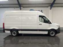 Mercedes-Benz Sprinter 2.0 315 CDI Progressive Panel Van 5dr Diesel G-Tronic RWD L2 H2 Euro 6 (s/s) (150 ps) - U3014
