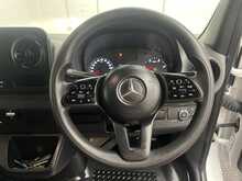 Mercedes-Benz Sprinter 2.0 315 CDI Progressive Panel Van 5dr Diesel G-Tronic RWD L2 H2 Euro 6 (s/s) (150 ps) - U3014