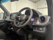 Mercedes-Benz Sprinter 2.1 314 CDI Crew Cab Tipper 4dr Diesel Manual RWD L3 Euro 6 (s/s) (143 ps) - U3019