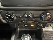 Isuzu D-Max 1.9 TD Utility Pickup Extended Cab 2dr Diesel Auto 4WD Euro 6 (s/s) (164 ps) - U3023