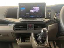 Volkswagen Crafter 2.0 TDI CR35 Commerce Panel Van 5dr Diesel Manual FWD MWB High Roof Euro 6 (s/s) (140 ps) - U3042