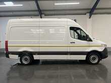 Mercedes-Benz Sprinter 2.0 315 CDI Progressive Panel Van 5dr Diesel Manual RWD L2 H2 Euro 6 (s/s) (150 ps) - U3055