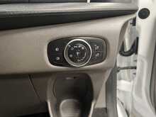 Ford Transit Custom 2.0 320 EcoBlue Limited Crew Van Double Cab 5dr Diesel Manual L2 H1 Euro 6 (s/s) (130 ps) - U3056
