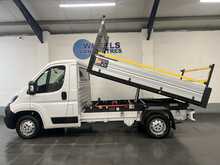 Peugeot Boxer BlueHDi 335 Built for Business 2.2 2dr Tipper Manual Diesel - U3070