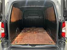 Vauxhall Combo 1.5 Turbo D 2300 Pro Panel Van 6dr Diesel Manual L2 H1 Euro 6 (s/s) (100 ps) - U3072
