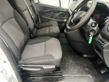 Renault Trafic 2.0 dCi Blue LL30 Advance Panel Van 5dr Diesel Manual L2 H1 Euro 6 (s/s) (130 ps) - U3095