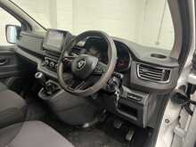 Renault Trafic 2.0 dCi Blue LL30 Advance Panel Van 5dr Diesel Manual L2 H1 Euro 6 (s/s) (130 ps) - U3095