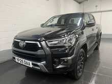 Toyota Hilux 2.8 D-4D-h Invincible X Pickup 4dr Diesel Hybrid Auto 4WD Euro 6 (204 ps) 2.8 4dr Pickup Automatic - U3104