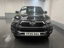 Toyota Hilux 2.8 D-4D-h Invincible X Pickup 4dr Diesel Hybrid Auto 4WD Euro 6 (204 ps) 2.8 4dr Pickup Automatic - U3104