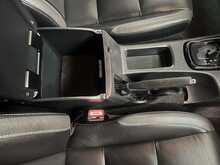 Toyota Hilux 2.8 D-4D-h Invincible X Pickup 4dr Diesel Hybrid Auto 4WD Euro 6 (204 ps) 2.8 4dr Pickup Automatic - U3104