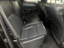 Toyota Hilux 2.8 D-4D-h Invincible X Pickup 4dr Diesel Hybrid Auto 4WD Euro 6 (204 ps) 2.8 4dr Pickup Automatic - U3104