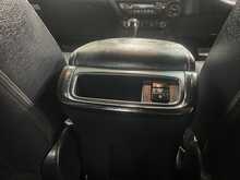 Toyota Hilux 2.8 D-4D-h Invincible X Pickup 4dr Diesel Hybrid Auto 4WD Euro 6 (204 ps) 2.8 4dr Pickup Automatic - U3104