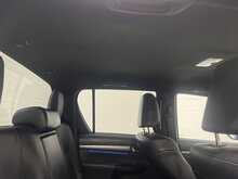 Toyota Hilux 2.8 D-4D-h Invincible X Pickup 4dr Diesel Hybrid Auto 4WD Euro 6 (204 ps) 2.8 4dr Pickup Automatic - U3104
