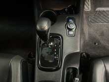 Toyota Hilux 2.8 D-4D-h Invincible X Pickup 4dr Diesel Hybrid Auto 4WD Euro 6 (204 ps) 2.8 4dr Pickup Automatic - U3104