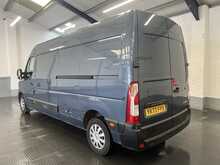 Renault Master 2.3 dCi 35 Advance Panel Van 4dr Diesel Manual FWD LWB Medium Roof Euro 6 (135 ps) - U3122