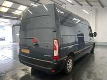 Renault Master 2.3 dCi 35 Advance Panel Van 4dr Diesel Manual FWD LWB Medium Roof Euro 6 (135 ps) - U3122